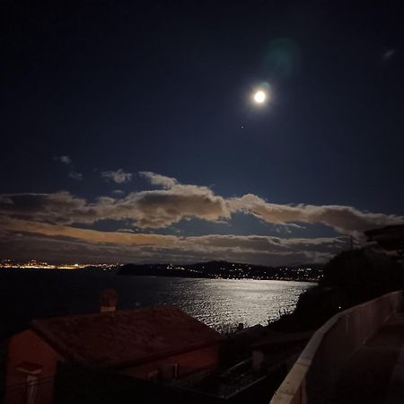 Sunrise Seaview Apartment Fiesa Piran Exterior foto