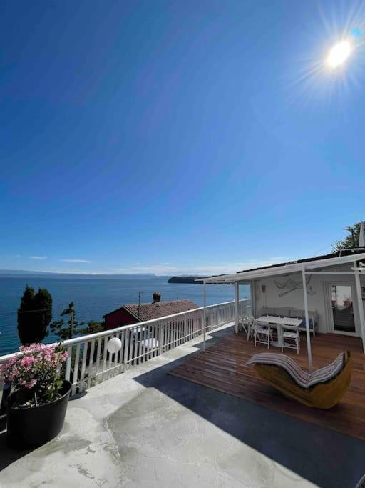 Sunrise Seaview Apartment Fiesa Piran Exterior foto