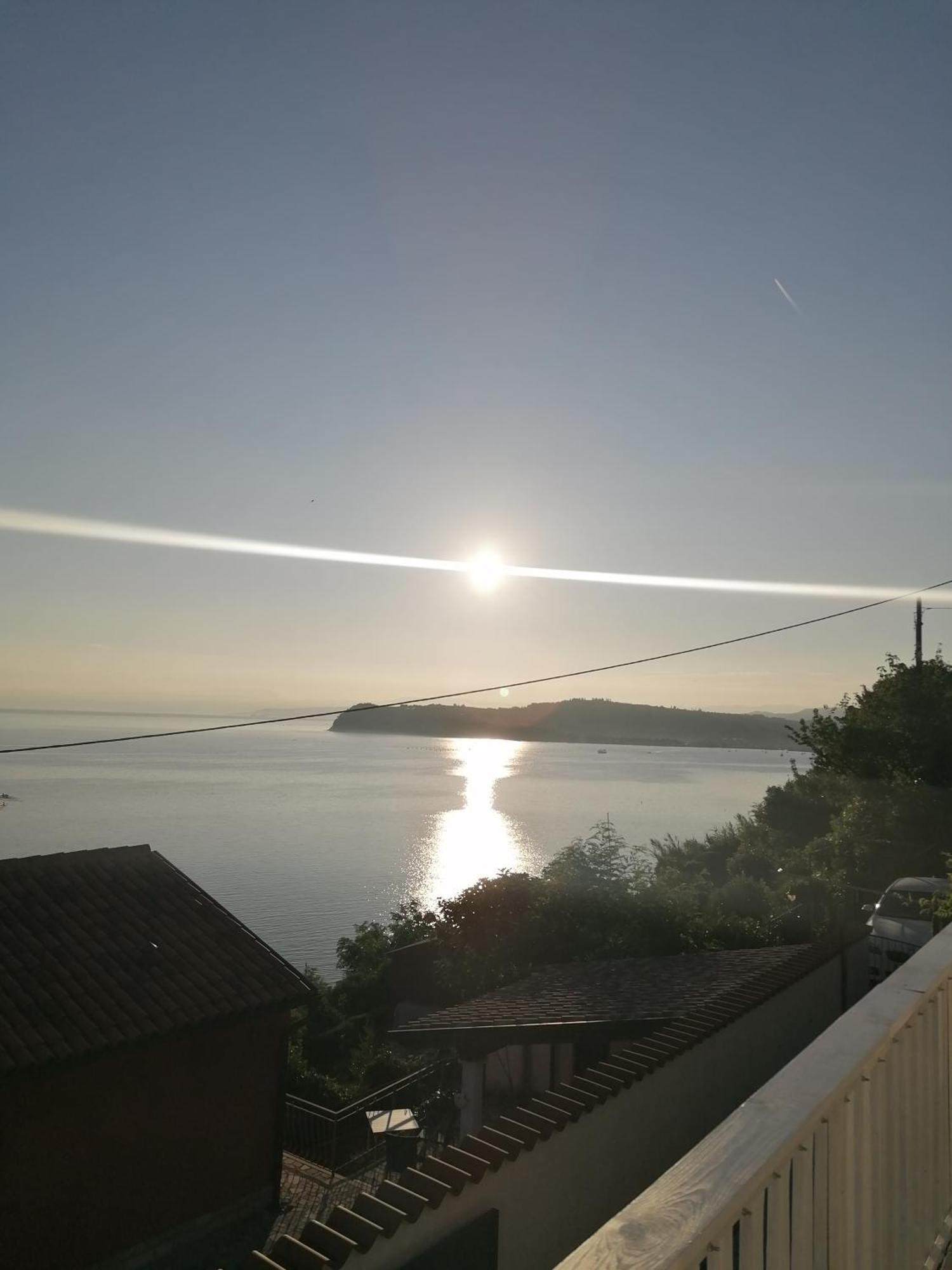 Sunrise Seaview Apartment Fiesa Piran Exterior foto